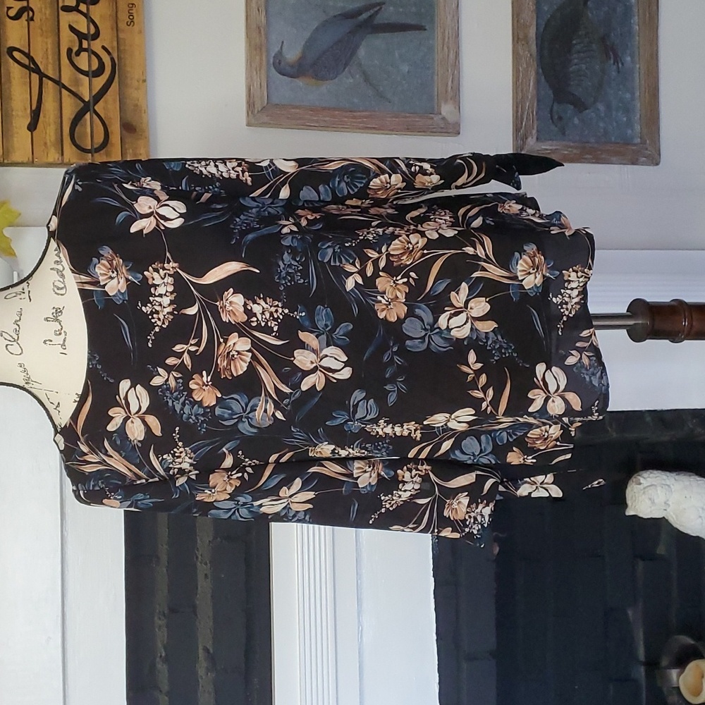 41 Hawthorn  black floral blouse with elbow ties, NWOT